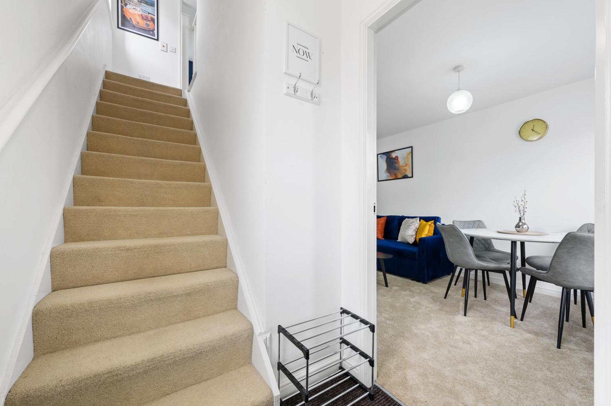 Lovely Manchester House , Quiet Neighborhood, 6Mins To Coop Live Arena, Etihad Stadium & City Centre With Wifi & Free Private Parking Mánchester Exterior foto